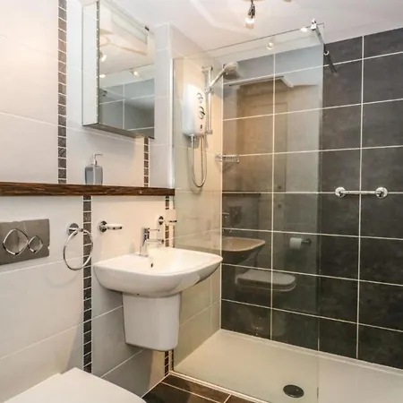 Entire Holiday Home With Free Parking & Fast Wifi Ambleside Exterior photo