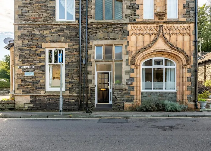 Entire Holiday Home With Free Parking & Fast Wifi