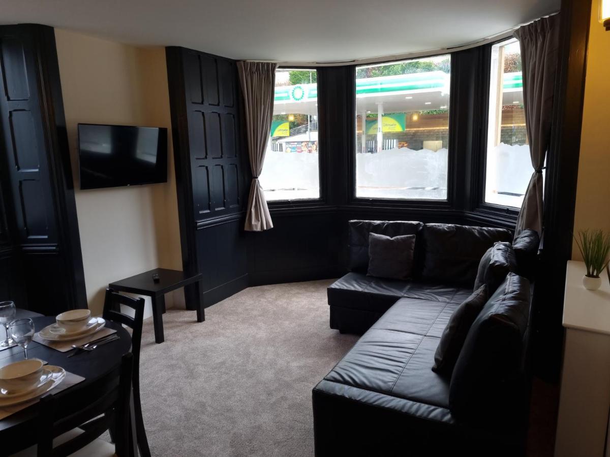 Holiday home Entire With Free Parking & Fast Wifi