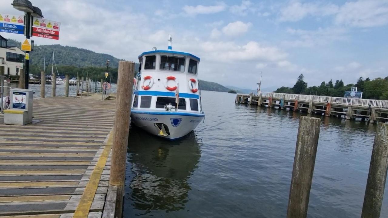 Entire With Free Parking & Fast Wifi Holiday home *